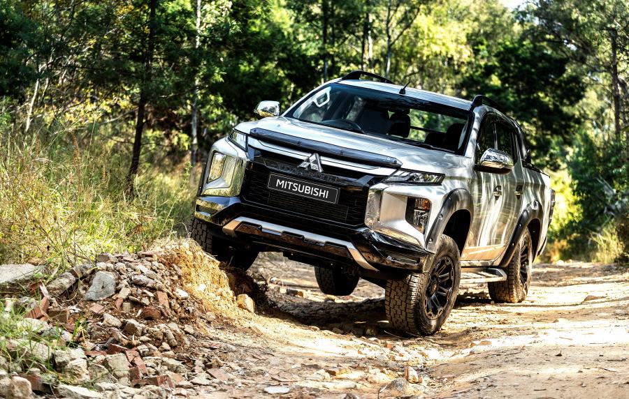  Mitsubishi Triton Xtreme Double Cab 2020 года  (ZA) (фото 14 из 17)